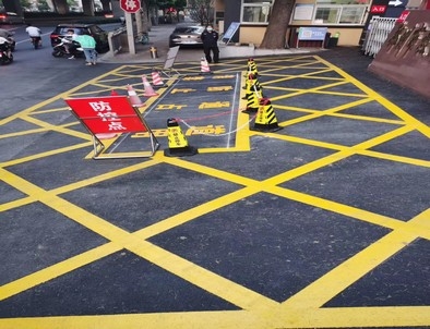张家界张家界厂区划线，园区停车场划线，车库标识标线